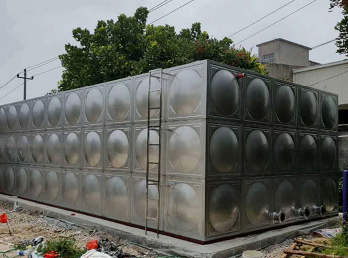 不銹鋼水箱與玻璃鋼水箱的不同點(diǎn)