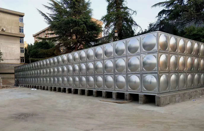 如何保養(yǎng)以延長不銹鋼水箱的使用壽命