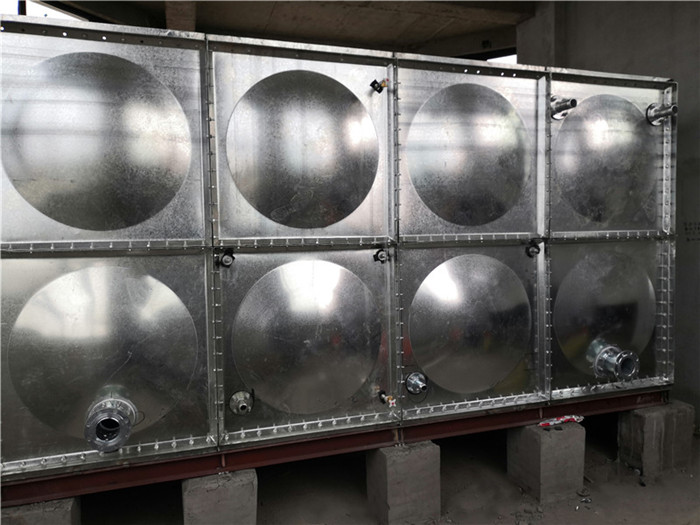 我們?cè)鯓尤サ翦冧\水箱內(nèi)部污垢