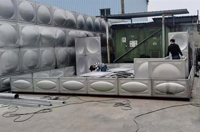 不銹鋼水箱里面的水為什么會變黃？