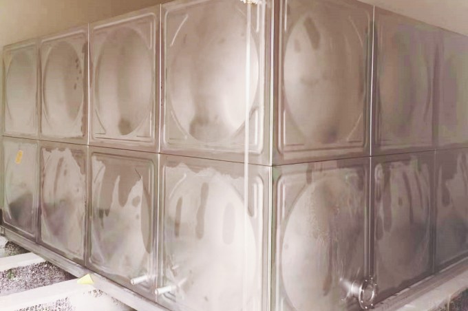 河南鶴壁24立方不銹鋼水箱