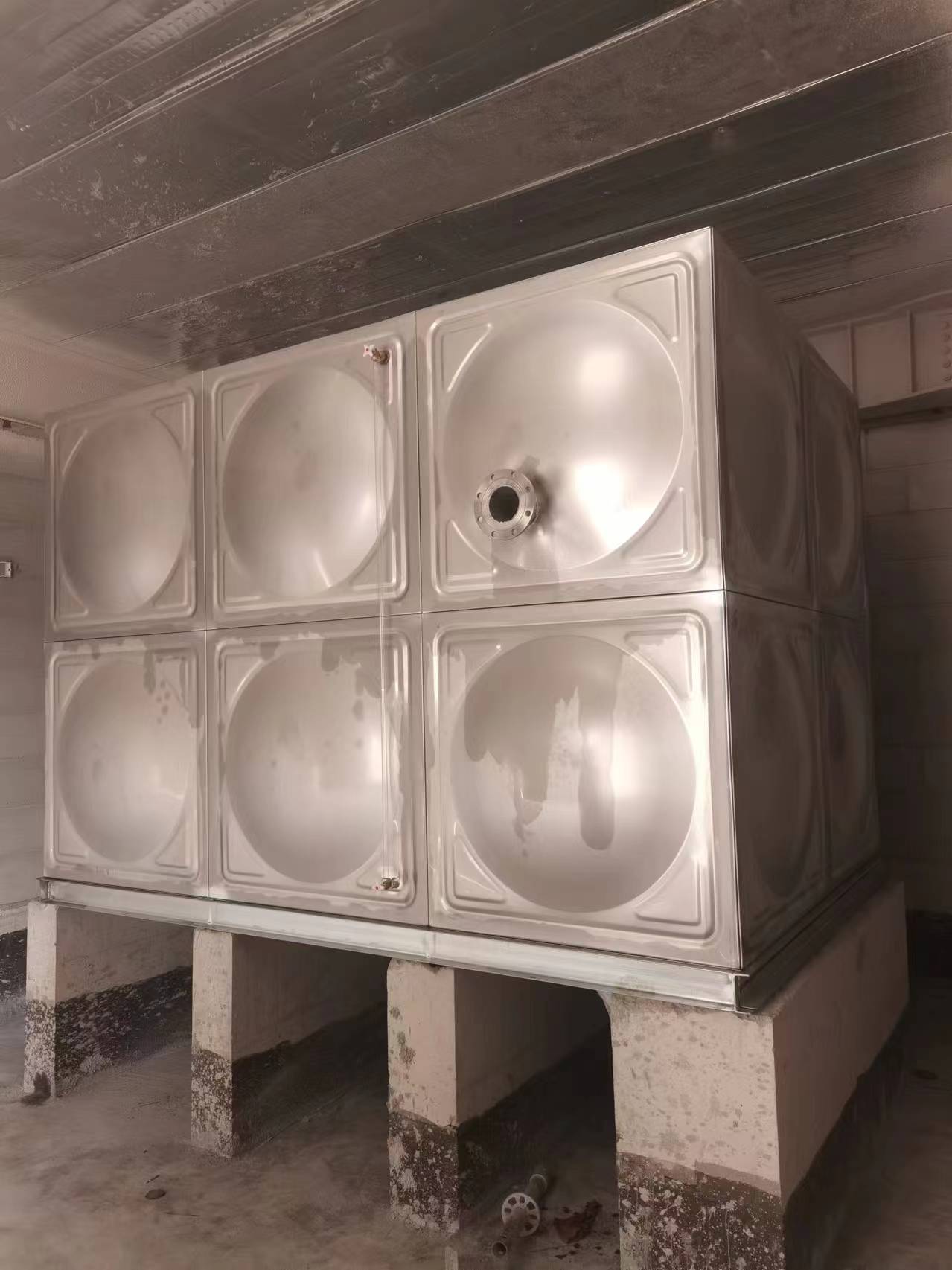 濟(jì)南30立方不銹鋼水箱